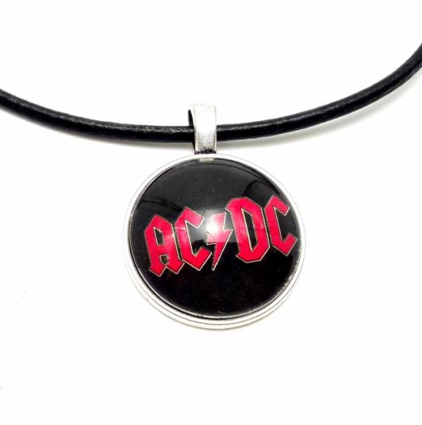 Medalion cu snur negru AC/DC Rosu